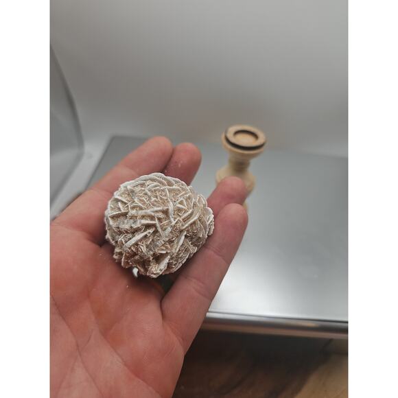 Desert Rose Crystal Stone W/stand 71grams - Picture 7 of 12